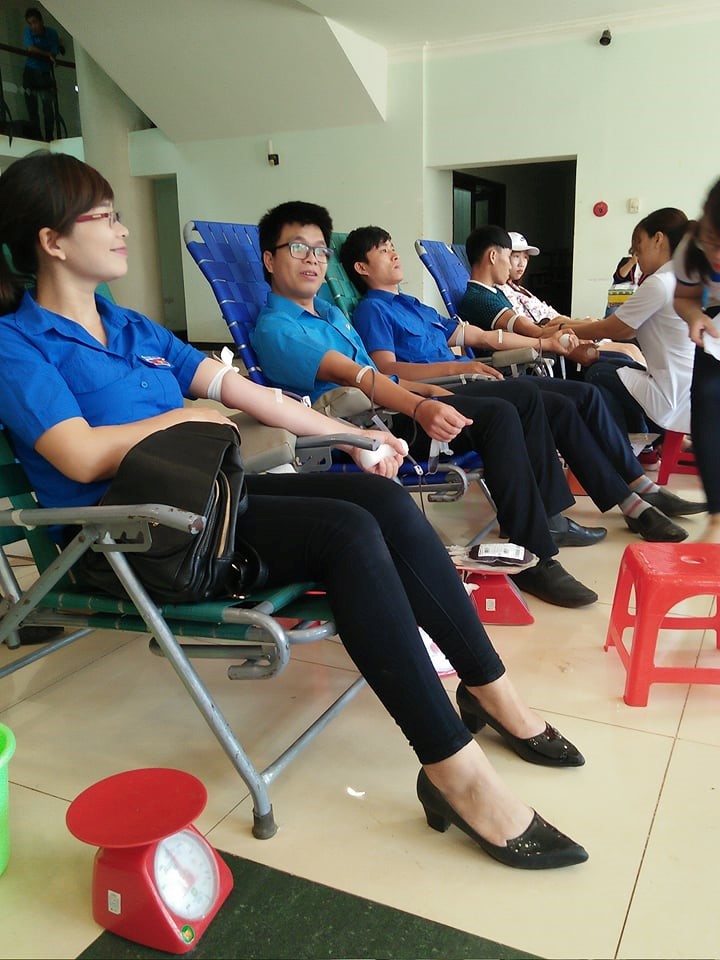 Buổi lễ hiến máu tình nguyện thu hút đông đảo các bạn TNV tham gia